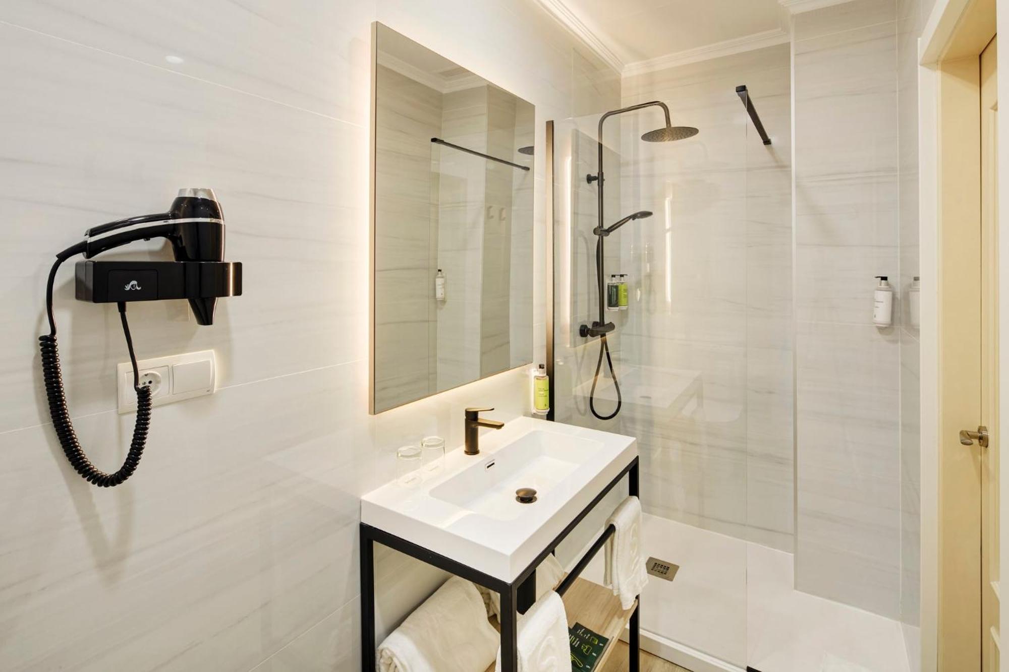 Hotel Sercotel Casas De Mercaderes Sevilla